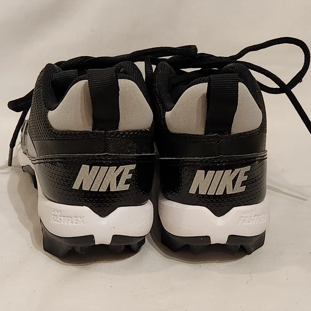Nike‎ Alpha Youth Size 4.5Y Black Gray Cleats FQ4012-001